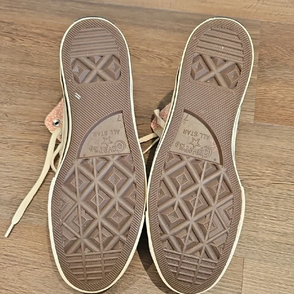 Converse Women's 70 CHUCK TAYLOR Metallic High Top Cream and Light Pink Floral - Picture 4 of 12